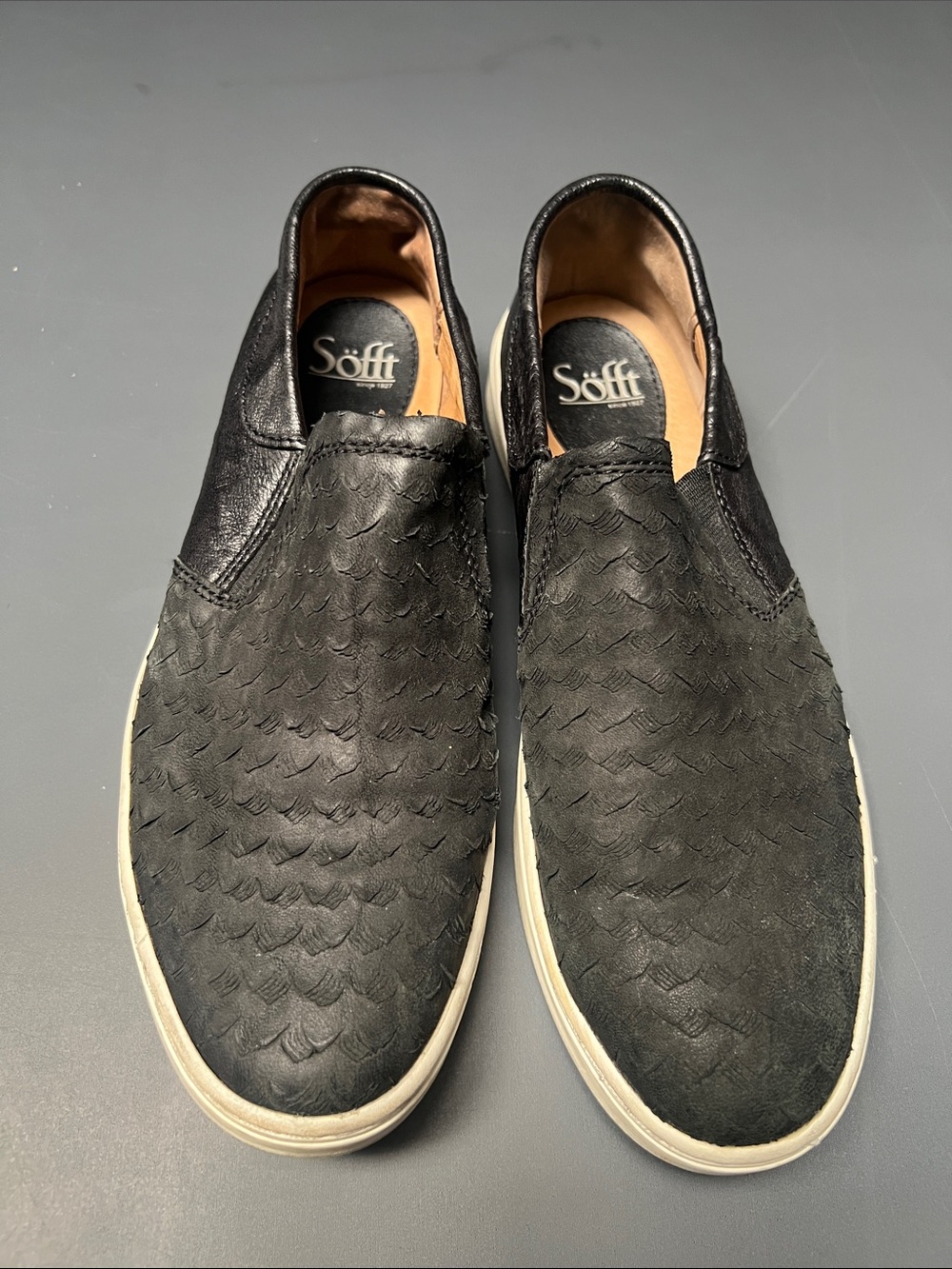 GUC Sofft Black Textured Leather Slip-On Women's comfortable Sneakers